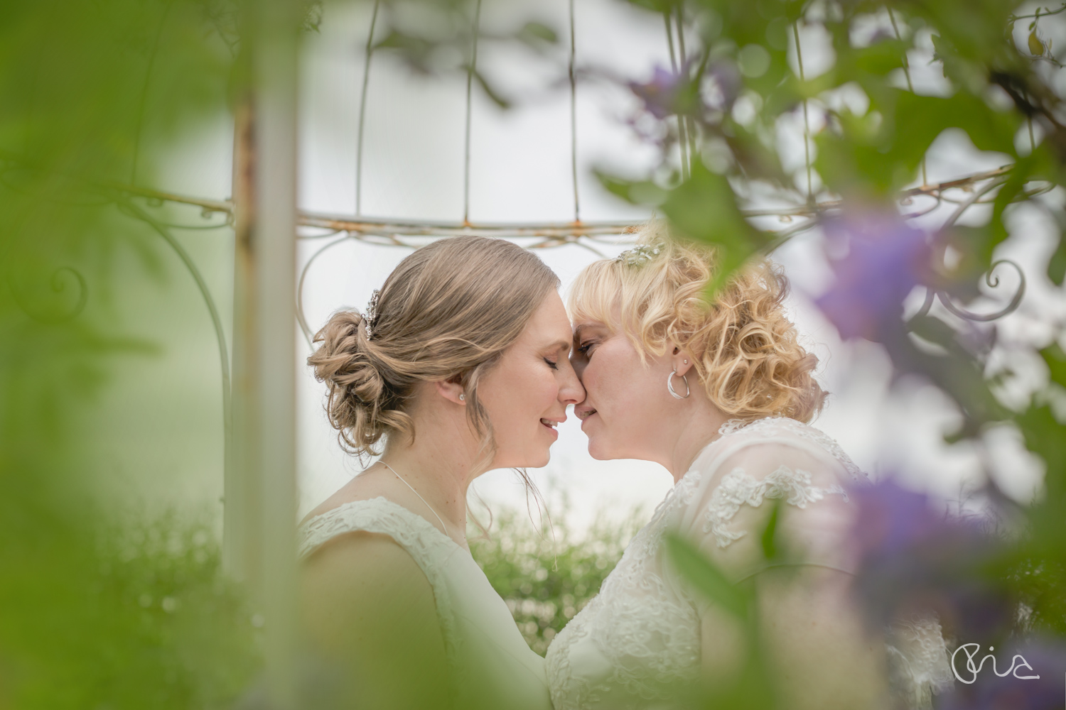 Brides at Blackstock Farm by Eastbourne wedding photographer