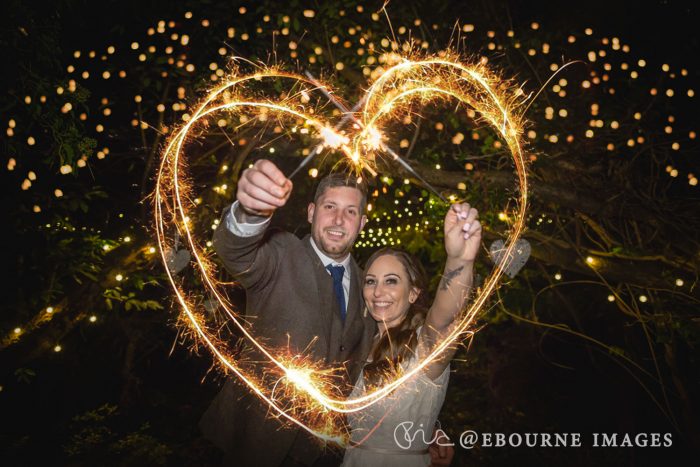 Bride & Groom at the Ravenswood