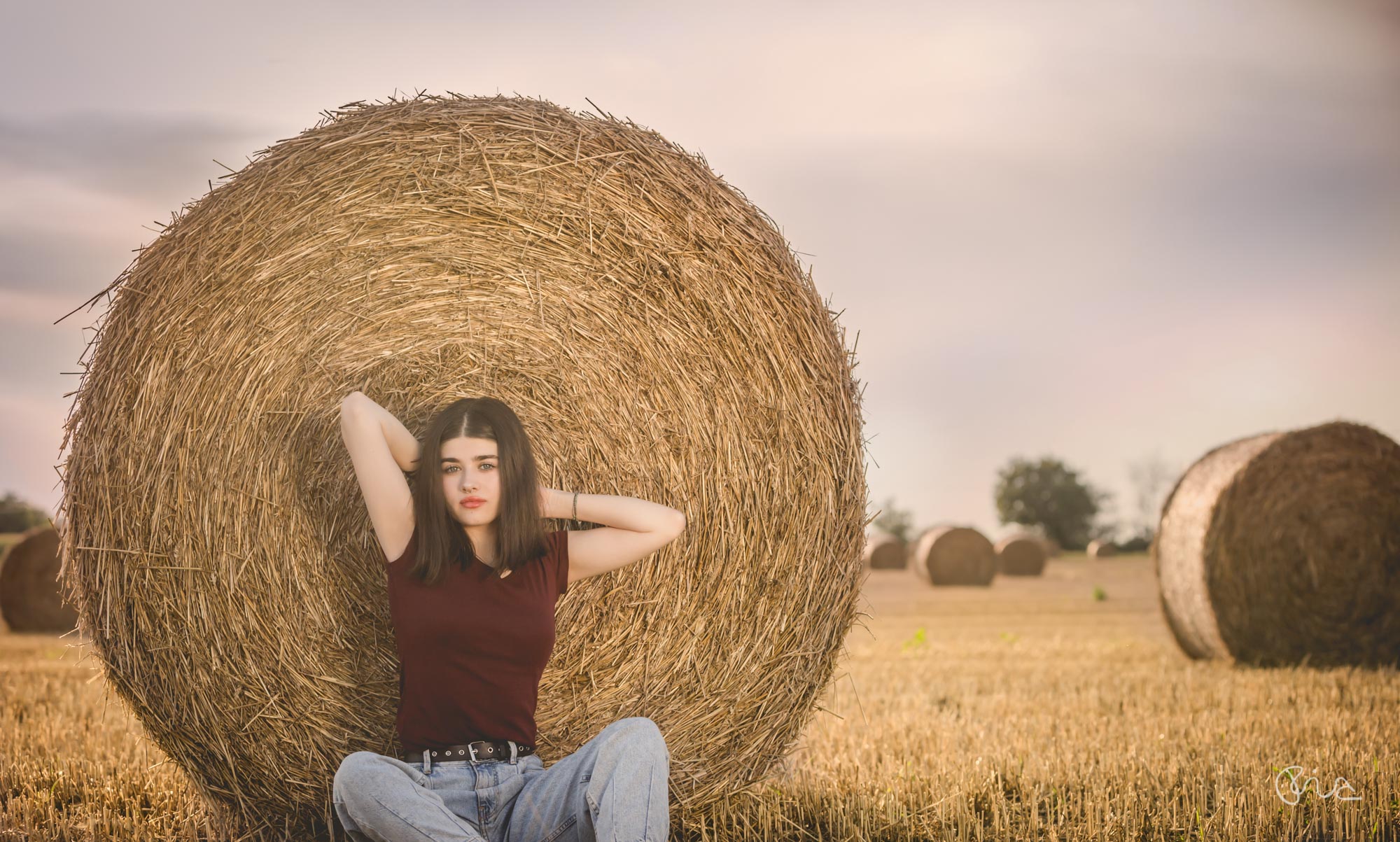 Portrait shoot in the hay bales