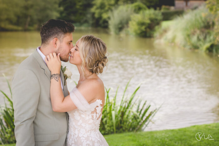 Brookfield Barn kiss