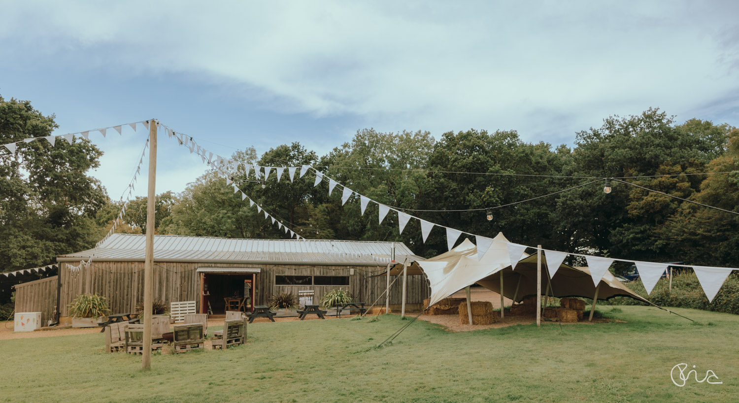 Hawthbush Farm wedding venue